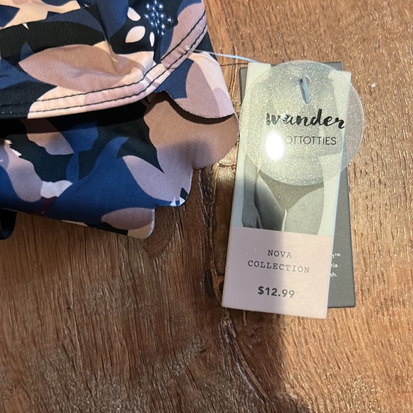 Bralette and High Waist Panty Set - Picture 7 of 9